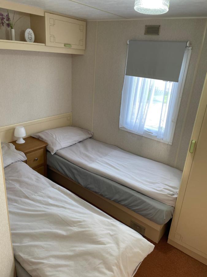 Sealands Highbury Next To Fantasy Island And Beach 8 Berth Beds Made Up For Arrival 잉골드멜스 외부 사진